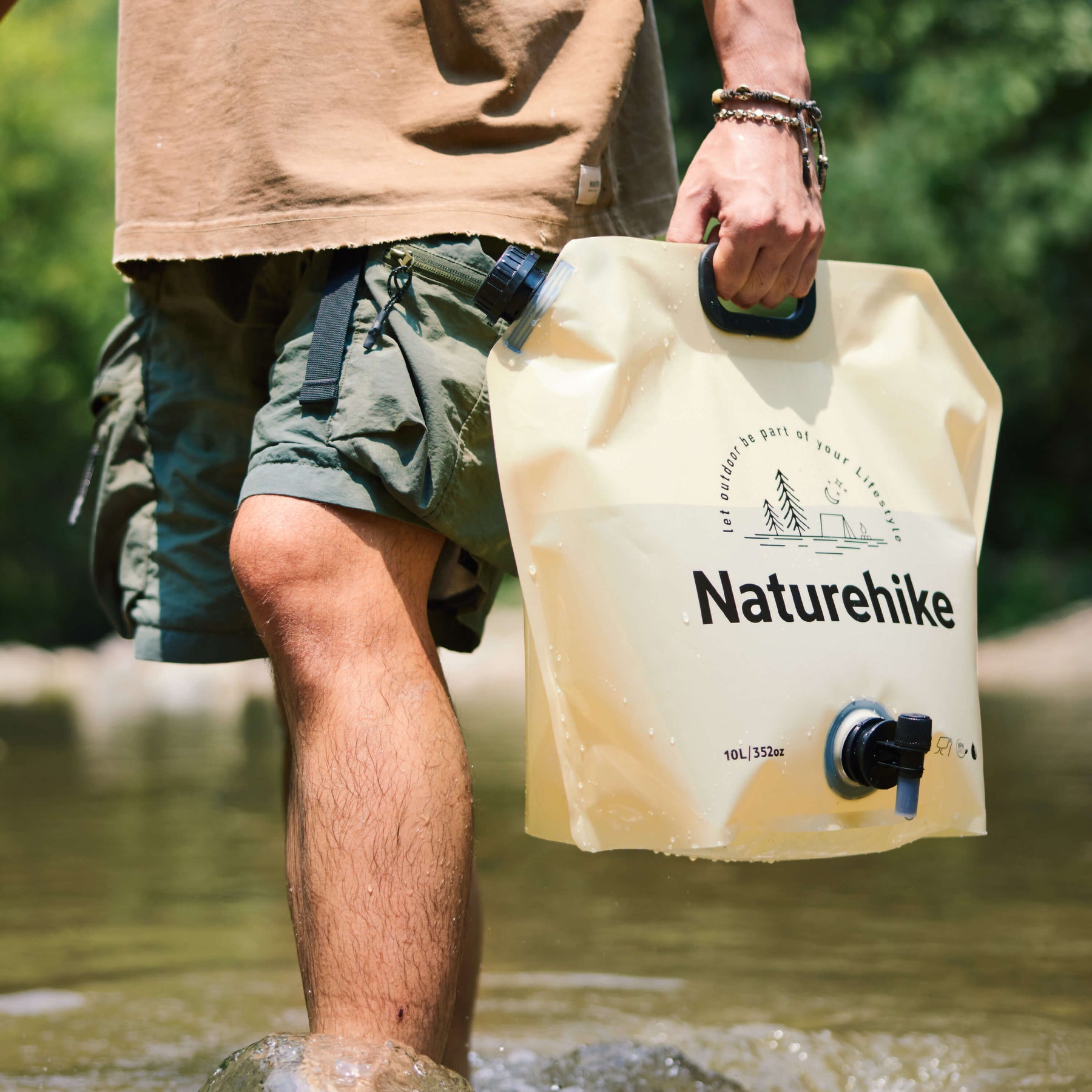 Outdoor hydration pack