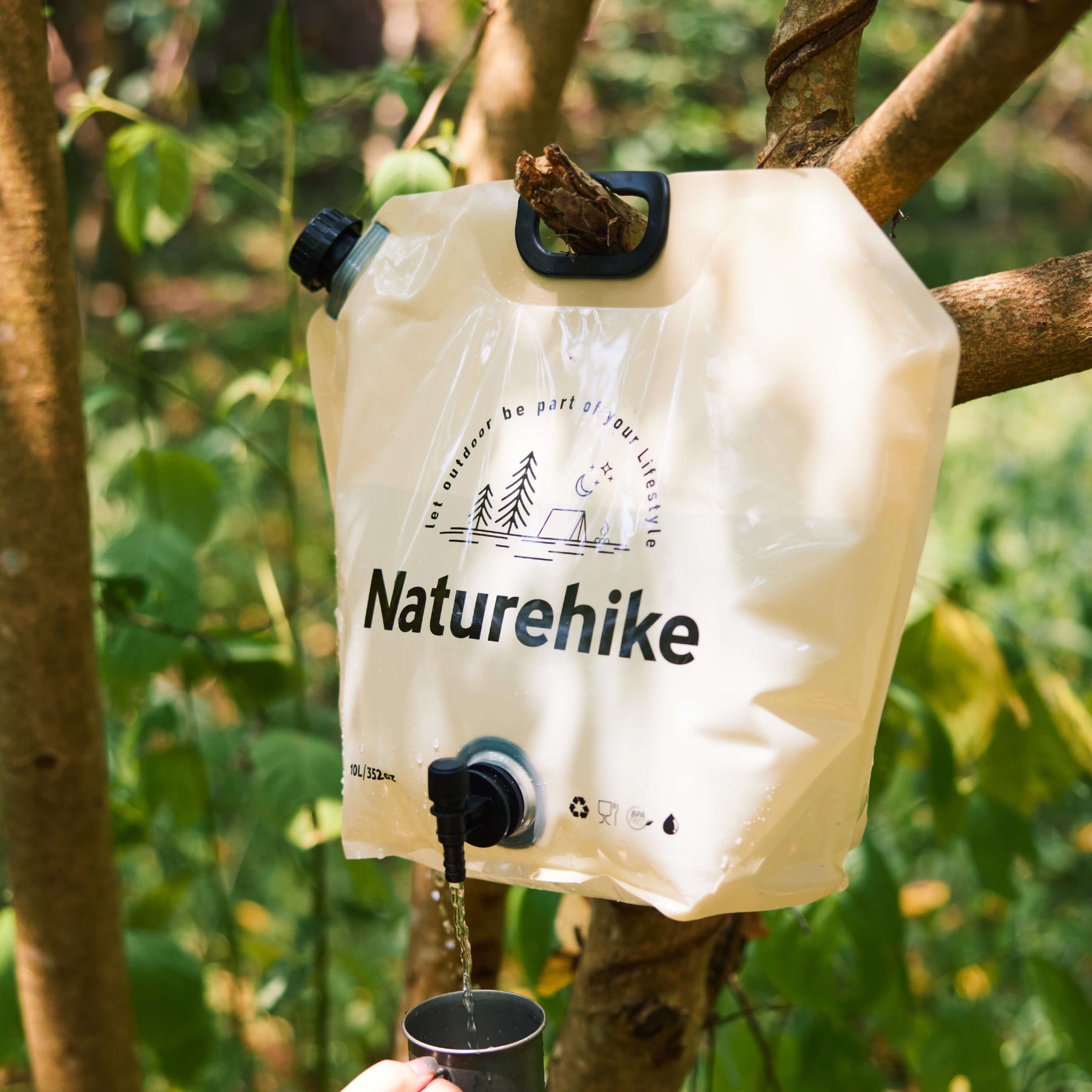 Outdoor hydration pack