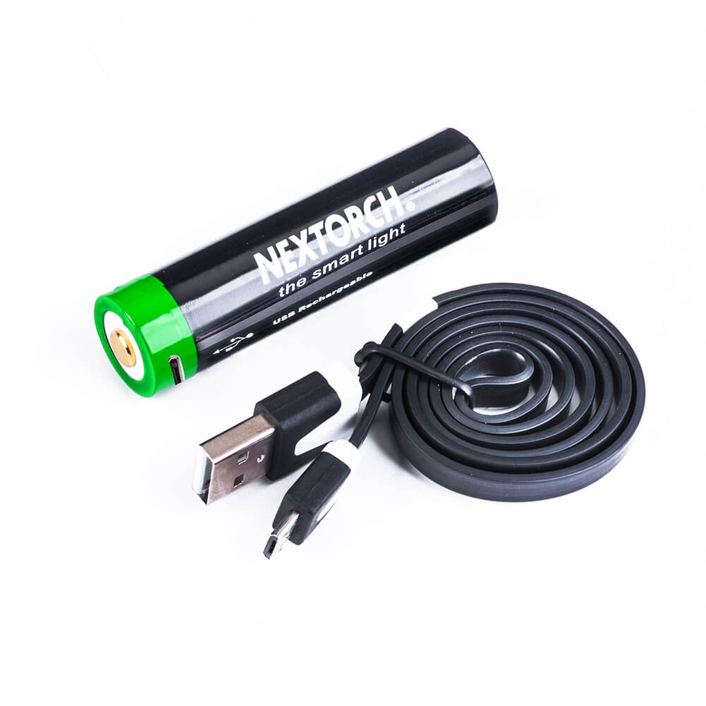 3400mAh Li-on USB rechargeable 18650 battery - Powerful & Lamp