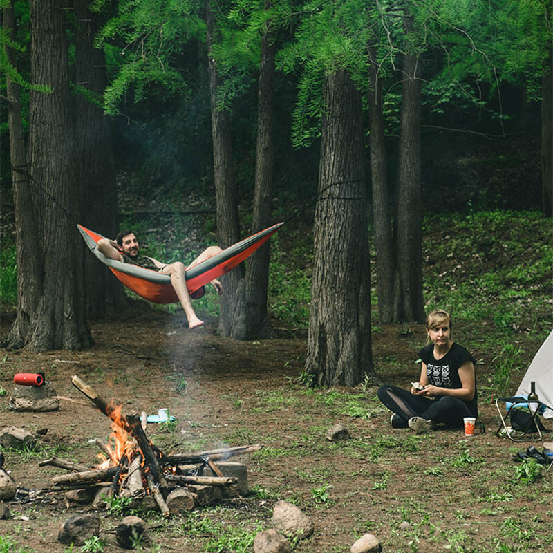 Hammock with single inflatable tube
