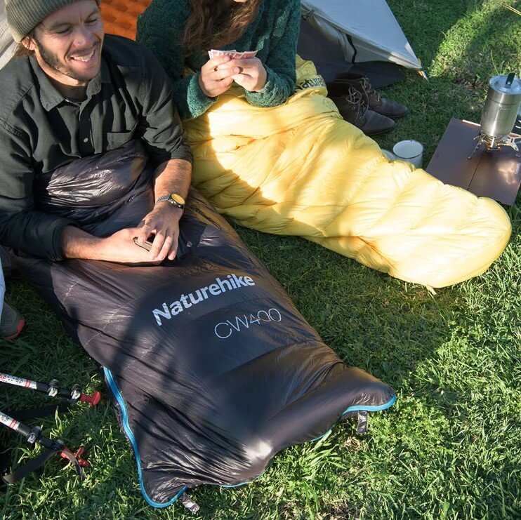 Rectangular sleeping bag CWZ400 - Spacious & Insulating - Camping
